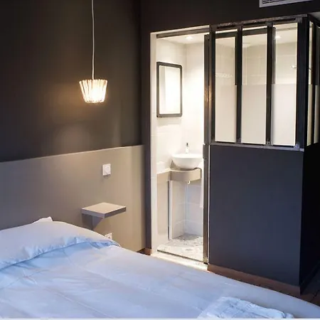 Saint Roch Centre Hotel 3*