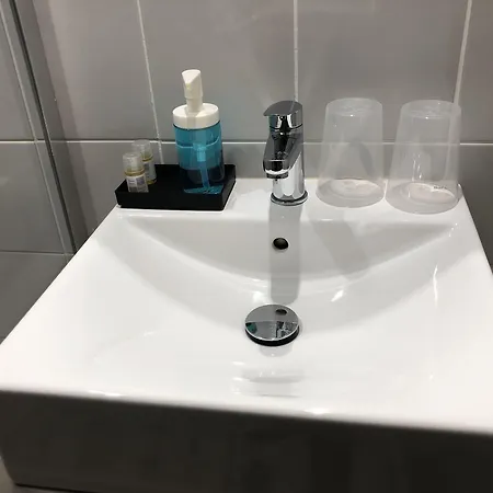 Saint Roch Centre מלון