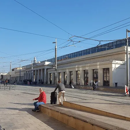 מלון Saint Roch Centre 3*