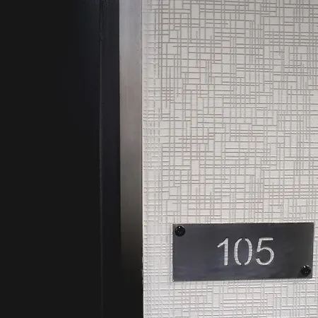 Saint Roch Centre מלון 3*