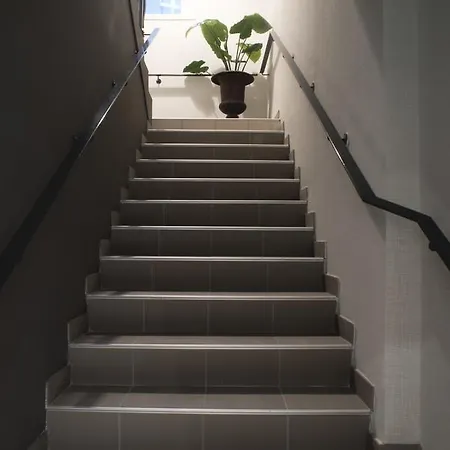 מלון Saint Roch Centre 3*