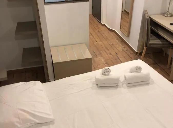 Hotel Saint Roch Centre 3*