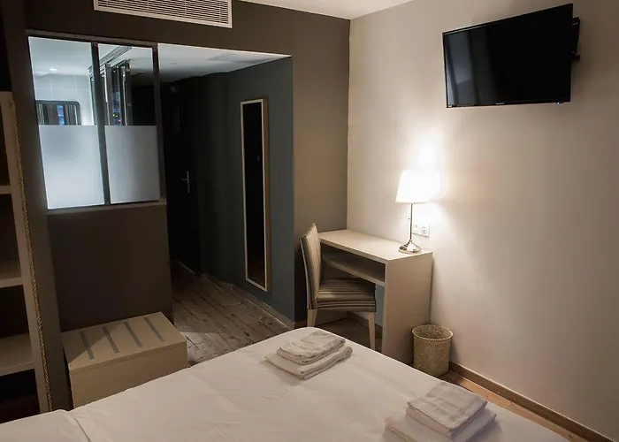 Saint Roch Centre Hotel 3*
