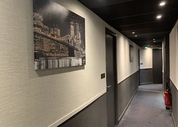 Hotel Saint Roch Centre 3*