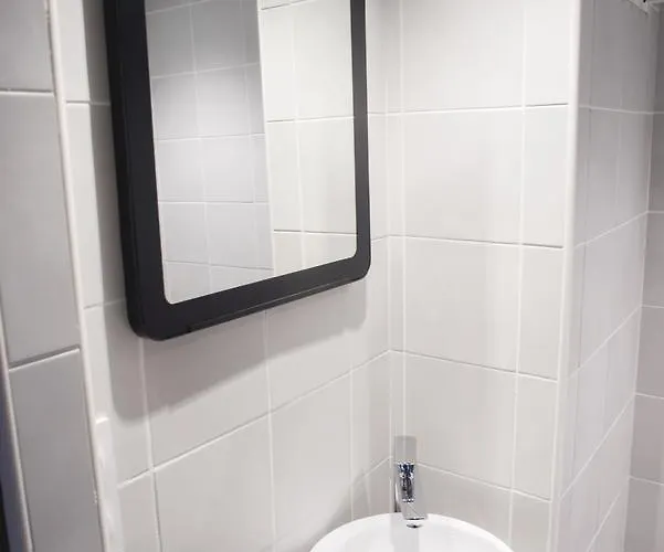 Hotel Saint Roch Centre 3*