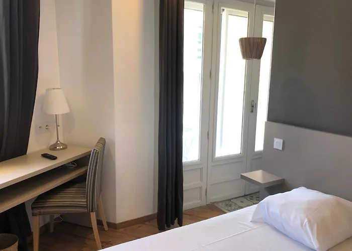 Hotel Saint Roch Centre 3*